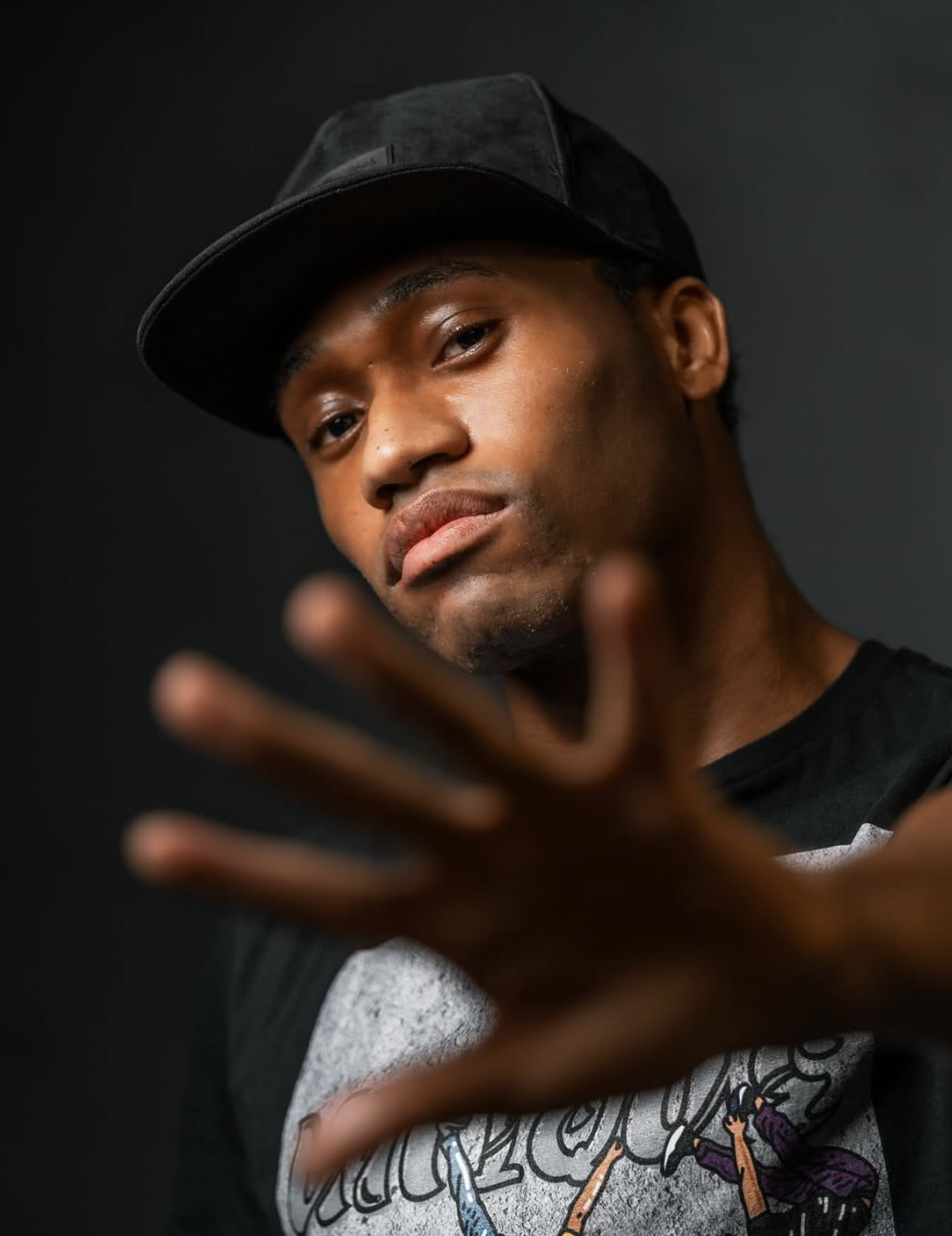 From Rhythm to the Canvas: The Hip Hop-Driven Art of Lolu Fenuyi 
